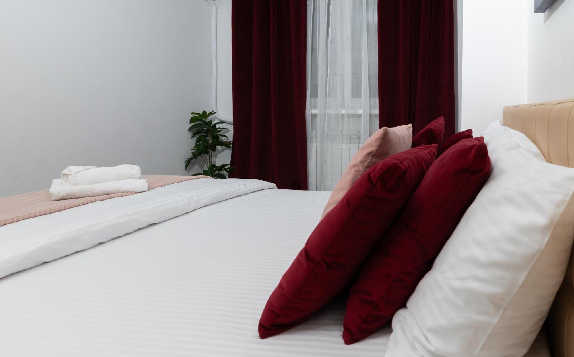 Old City Deluxe Apart - River View ! Букурещ Екстериор снимка