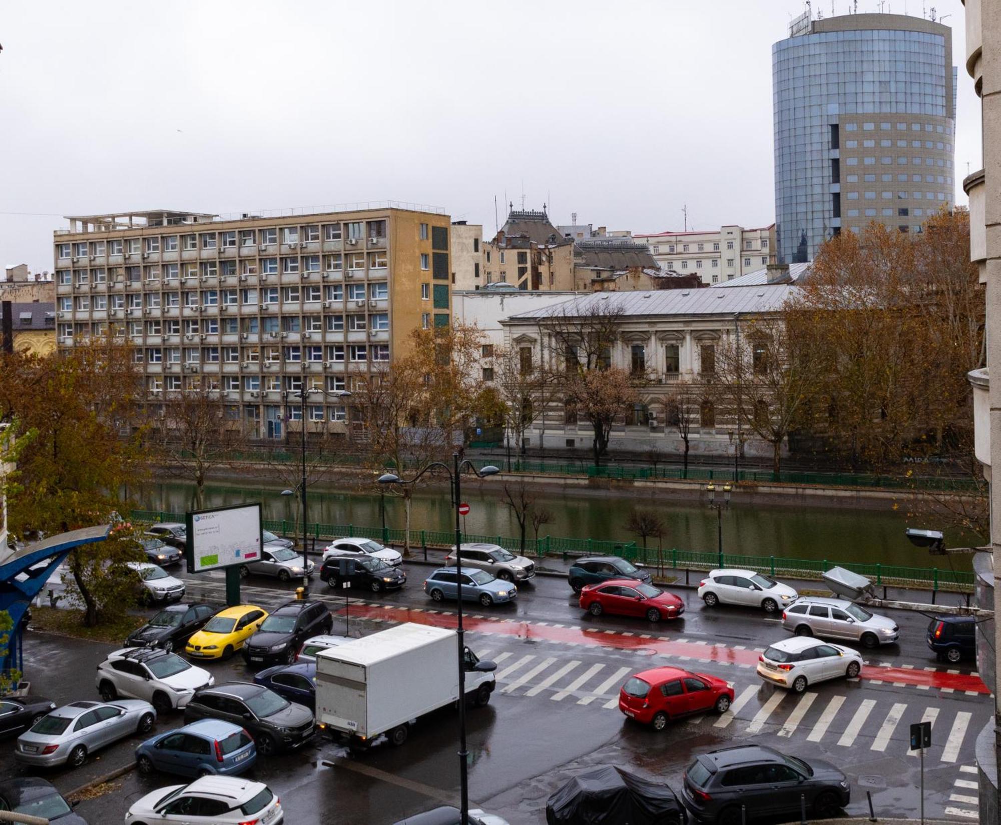 Old City Deluxe Apart - River View ! Букурещ Екстериор снимка