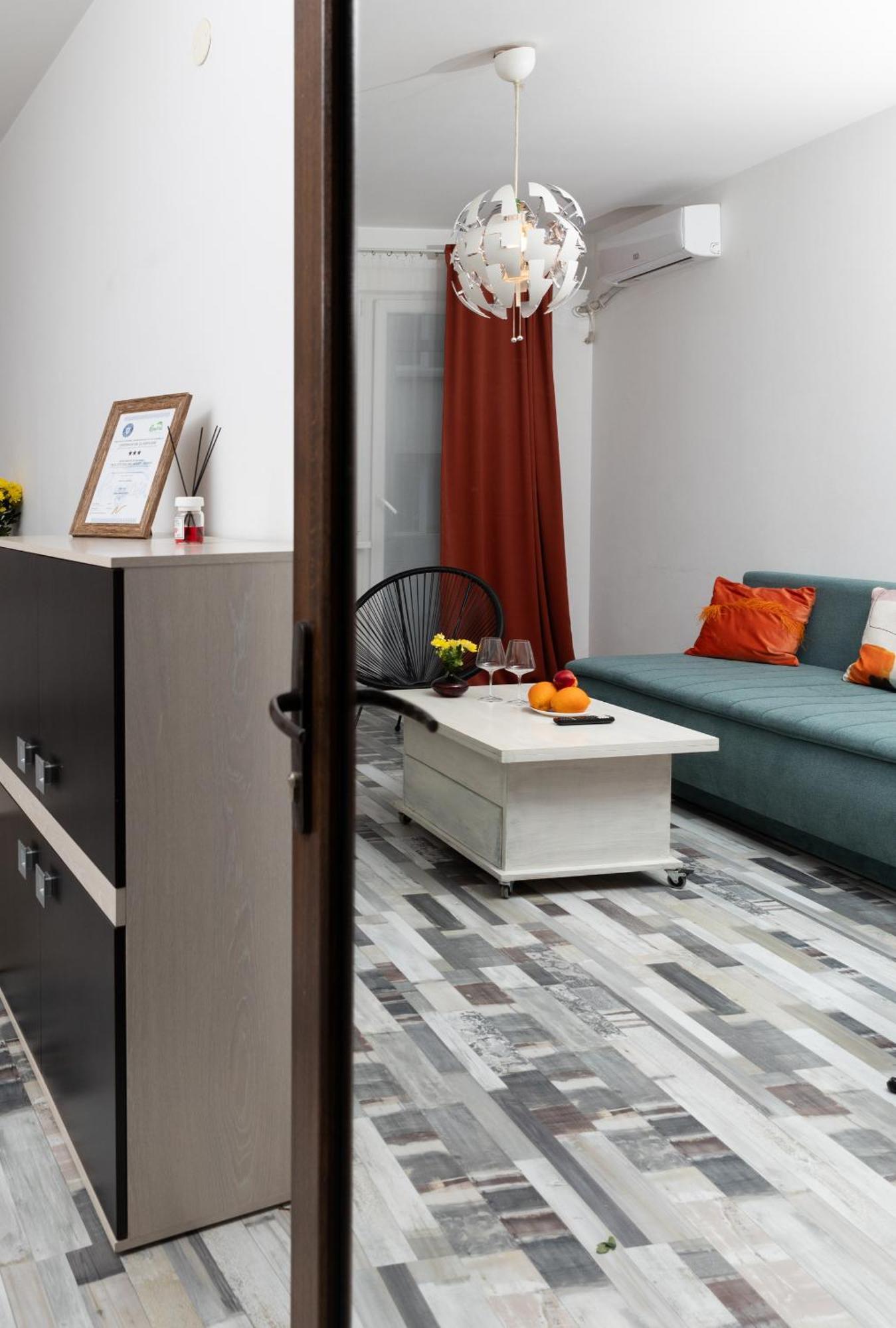Old City Deluxe Apart - River View ! Букурещ Екстериор снимка
